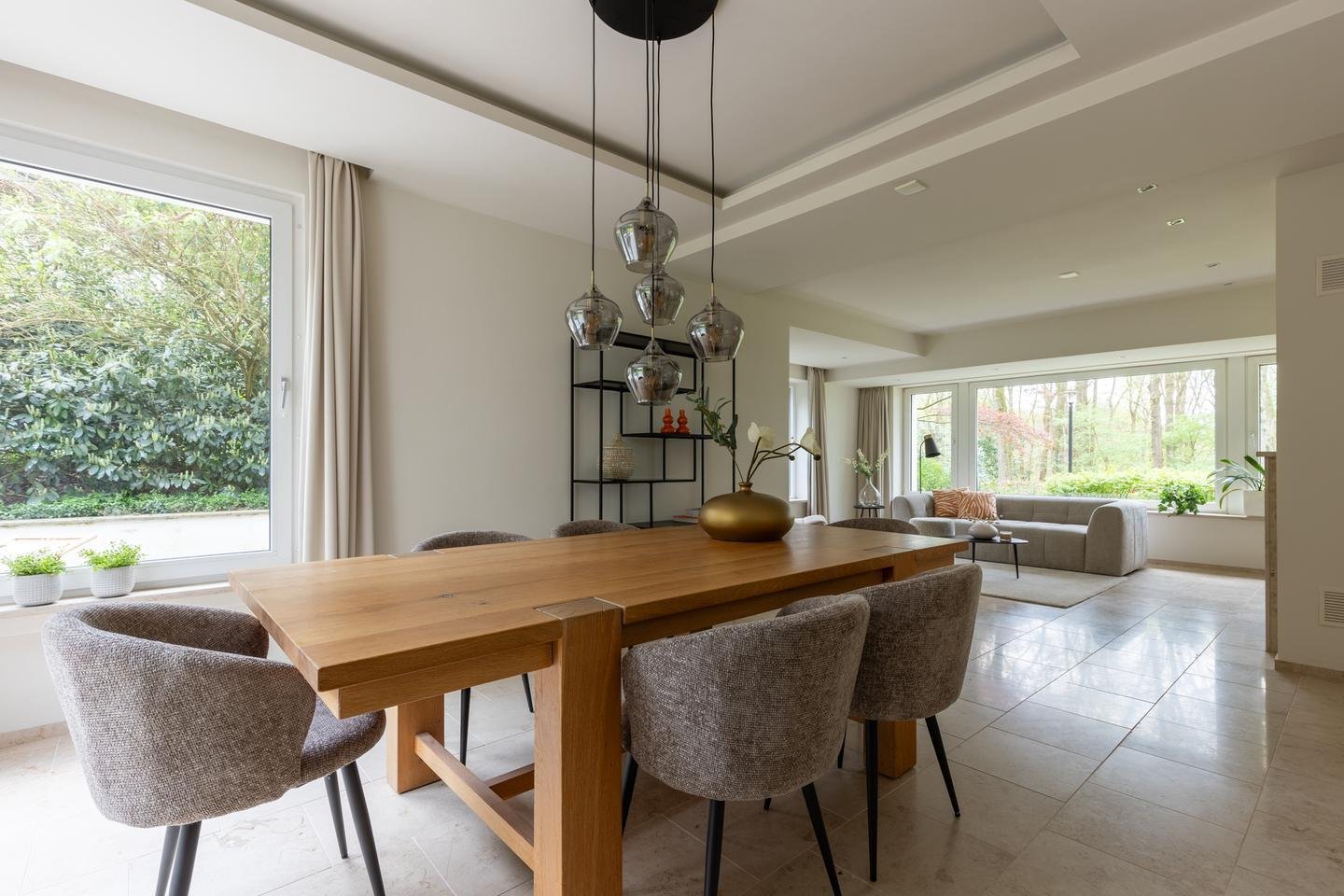 Bezugsfertig sanierte Villa am Waldrand in Toplage
