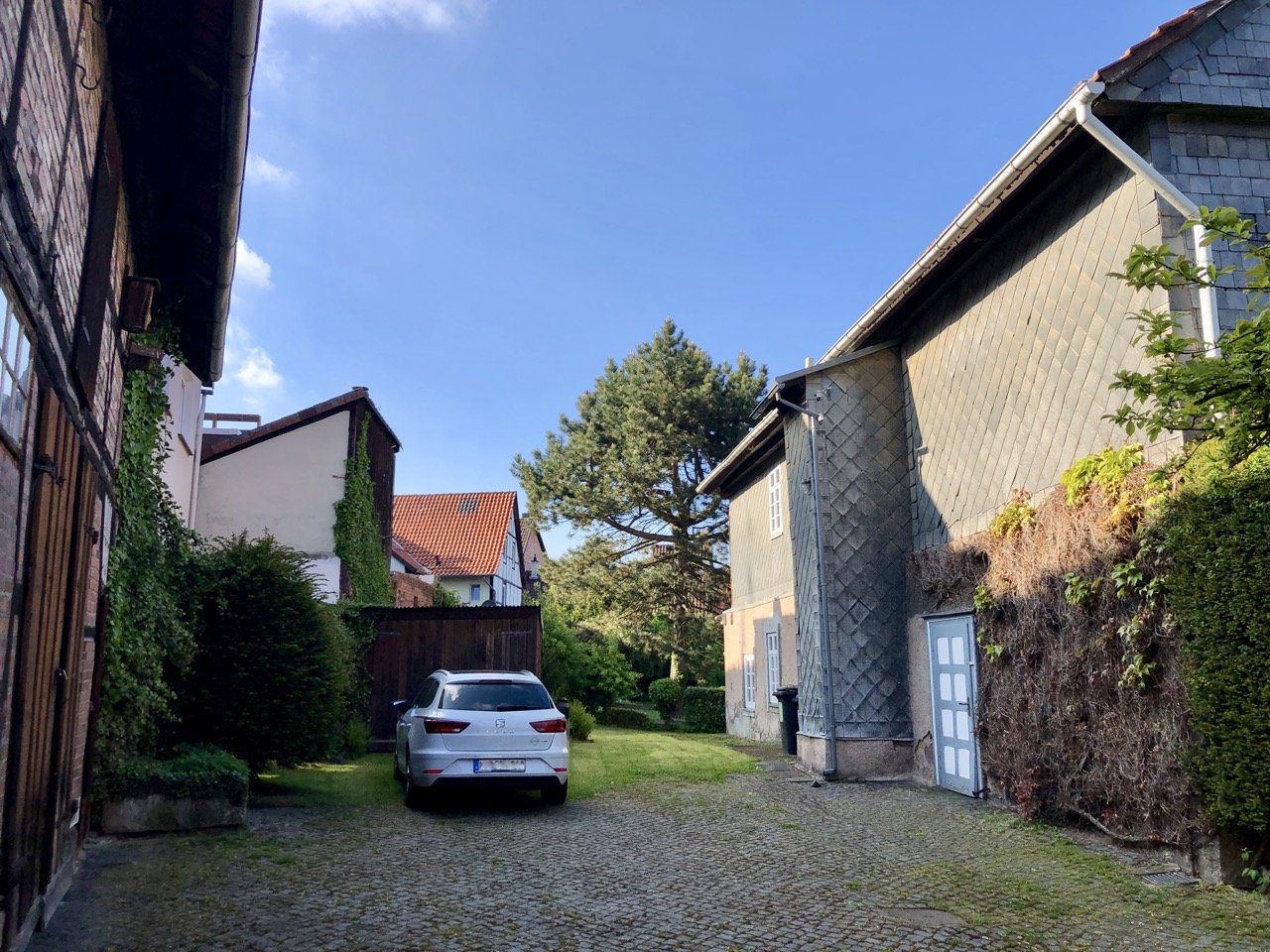 Für Handwerker: historische Hofanlage in Hardegsen nahe Göttingen für Wohnen und Gewerbe