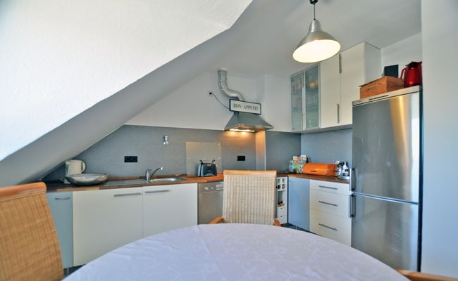 Möbliert / furnished - Gemütliche Dachgeschoss Wohnung - innenstadtnah