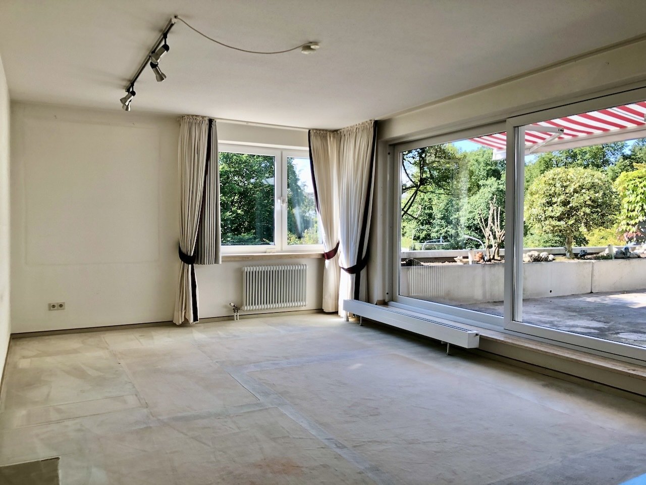 Attraktive Terrassen-Wohnung mit zwei Tiefgaragenstellplätzen in beliebter Lage