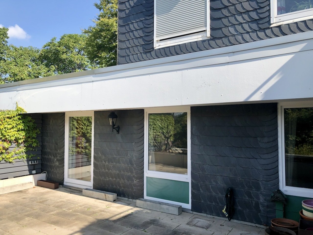 Attraktive Terrassen-Wohnung mit zwei Tiefgaragenstellplätzen in beliebter Lage