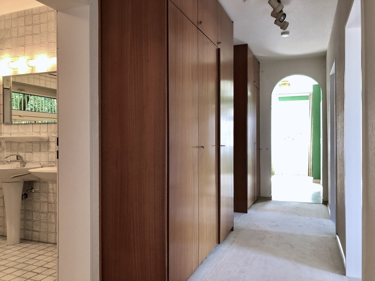 Attraktive Terrassen-Wohnung mit zwei Tiefgaragenstellplätzen in beliebter Lage