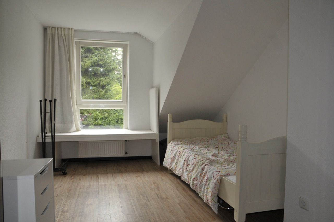 Für junge Familie: Doppelhaushälfte mit Split-Level in ruhiger Wohnlage