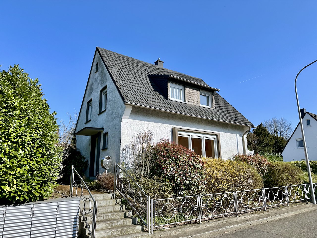 Freistehendes Haus mit viel Potenzial *verkehrsberuhigt und am Naturschutzgebiet*