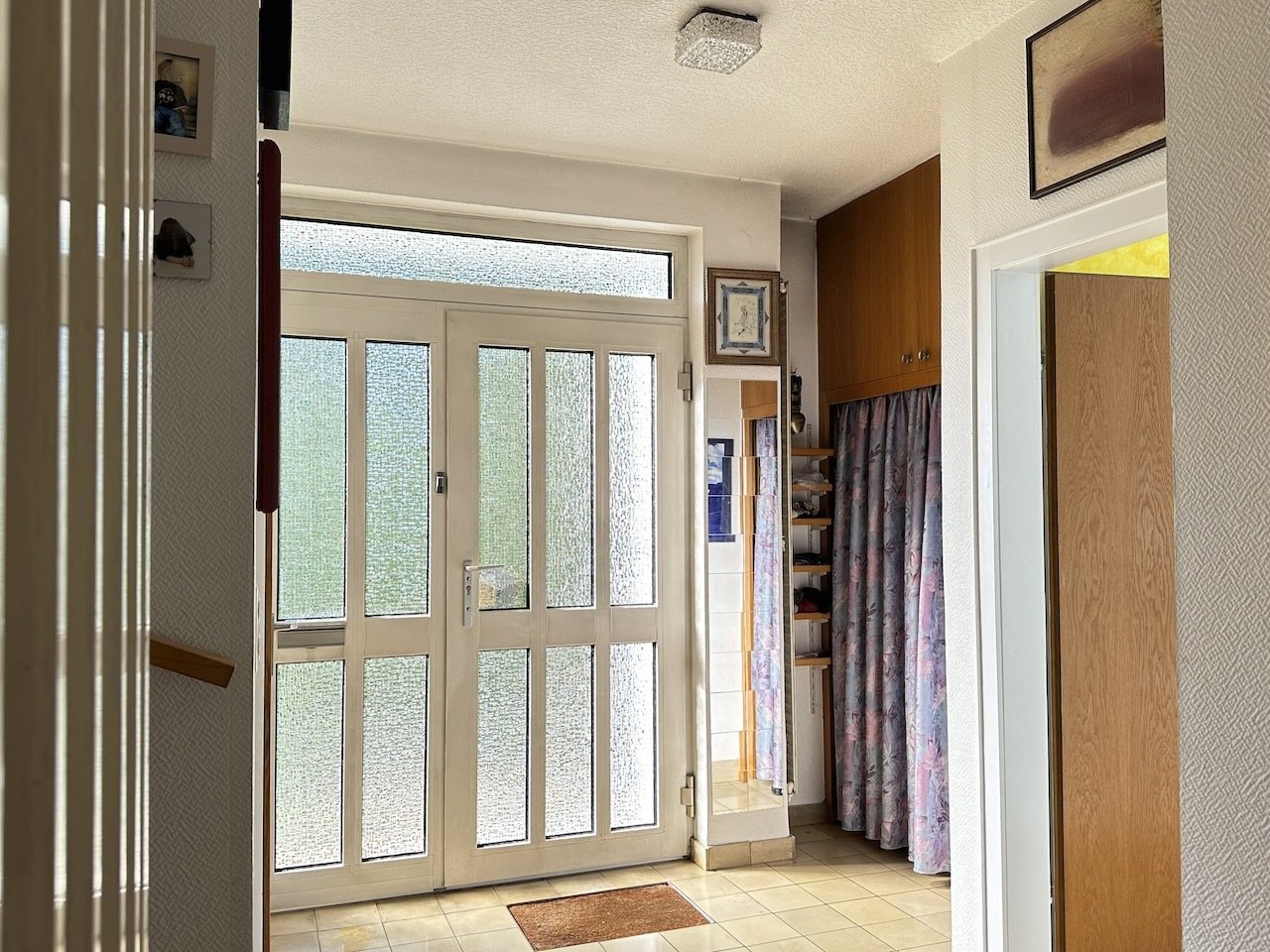 Für junge Familie: Reihenendhaus plus Neubaupotenzial auf Sonnengrundstück