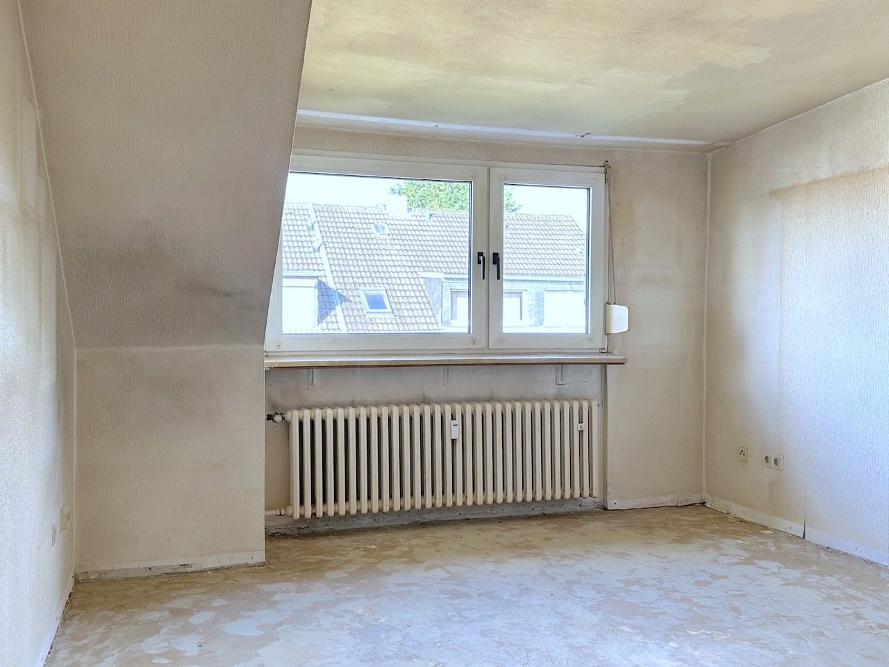 Ein Rohdiamant mit Potenzial auf 32 m² im Dachgeschoss