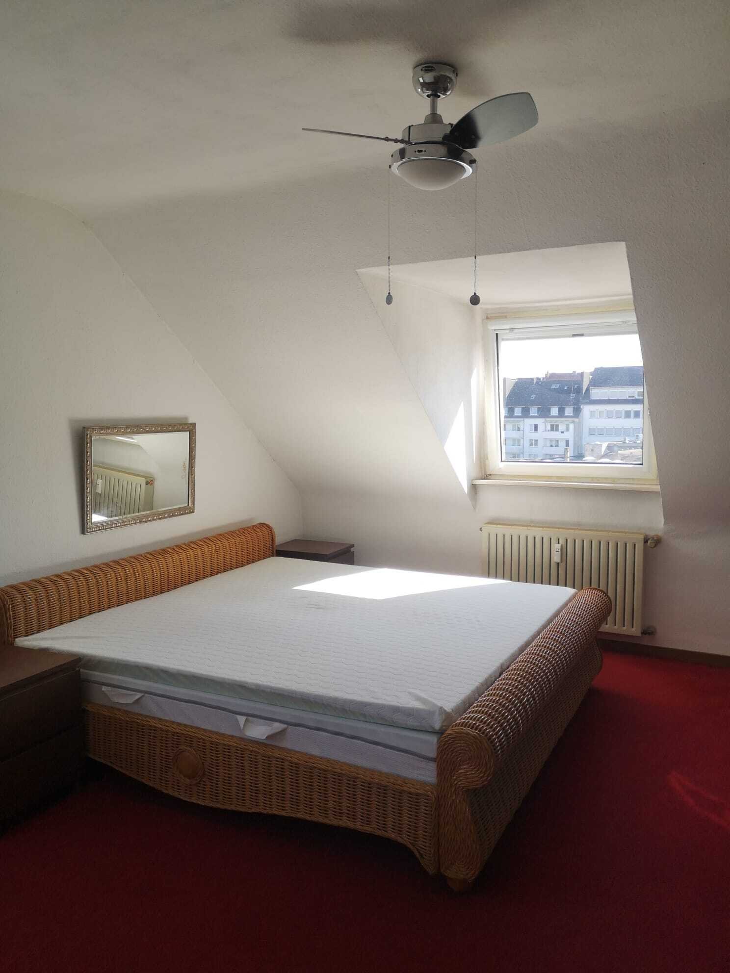 Ab Sofort / Möbliert / furnished - Gemütliche Dachgeschoss Wohnung - innenstadtnah