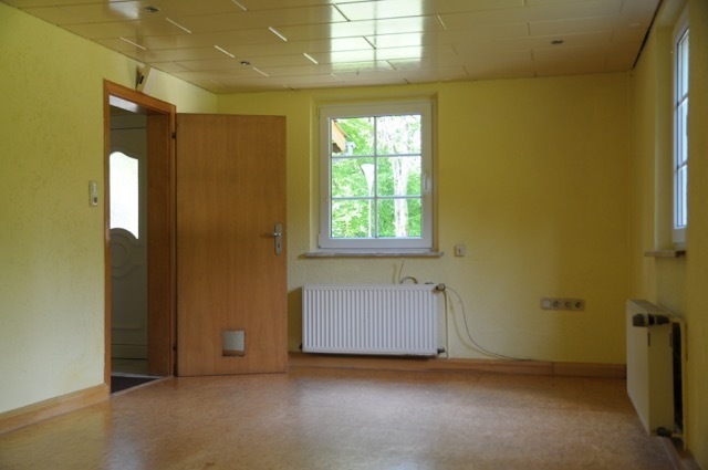 Kleine Doppelhaushälfte mit über 2000 m2 Gartengrundstück