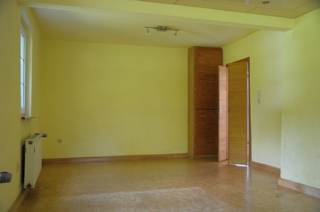 Kleine Doppelhaushälfte mit über 2000 m2 Gartengrundstück