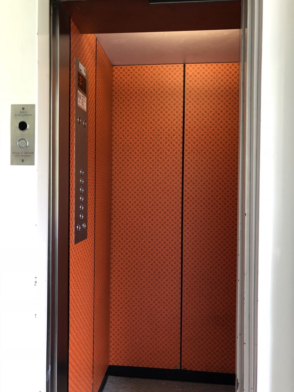 Dreizimmerwohnung am Nachbarsberg zur Renovierung vorbereitet