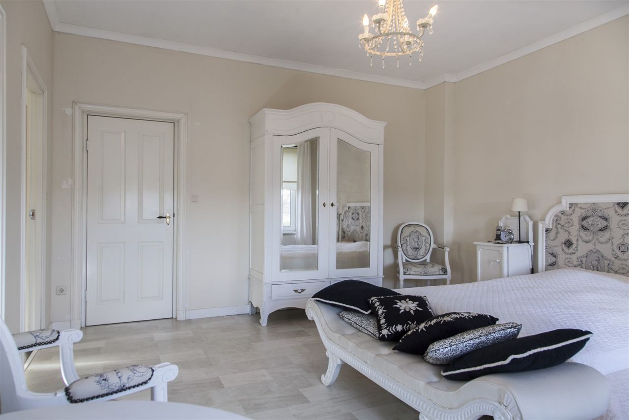 Stattliche Jugendstil-Villa auf 2.200 m² großem Anwesen