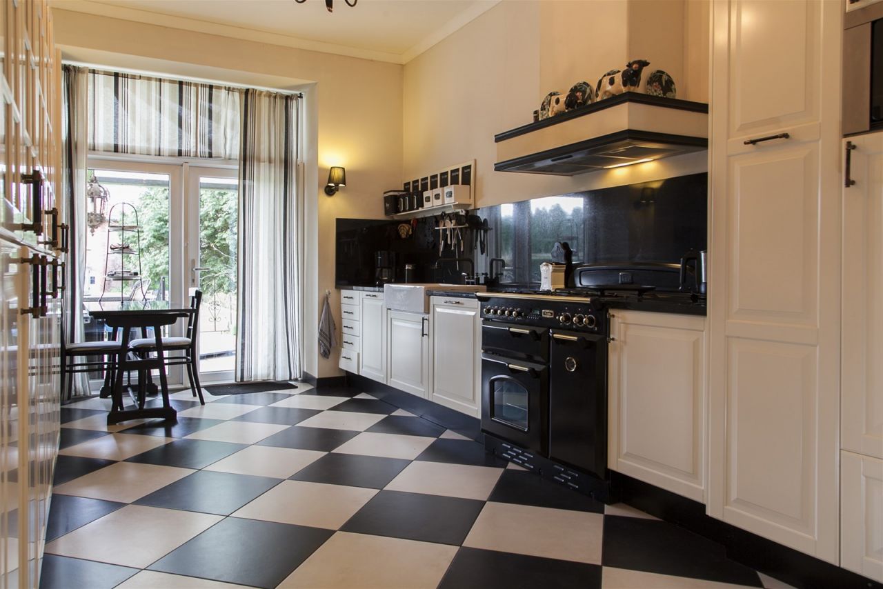 Stattliche Jugendstil-Villa auf 2.200 m² großem Anwesen