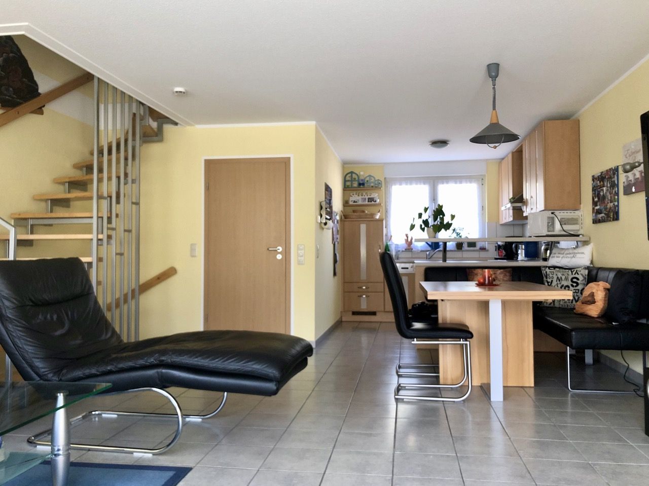 Familienfreundliches, tolles Reiheneckhaus mit Garage und Studio im Dachgeschoss