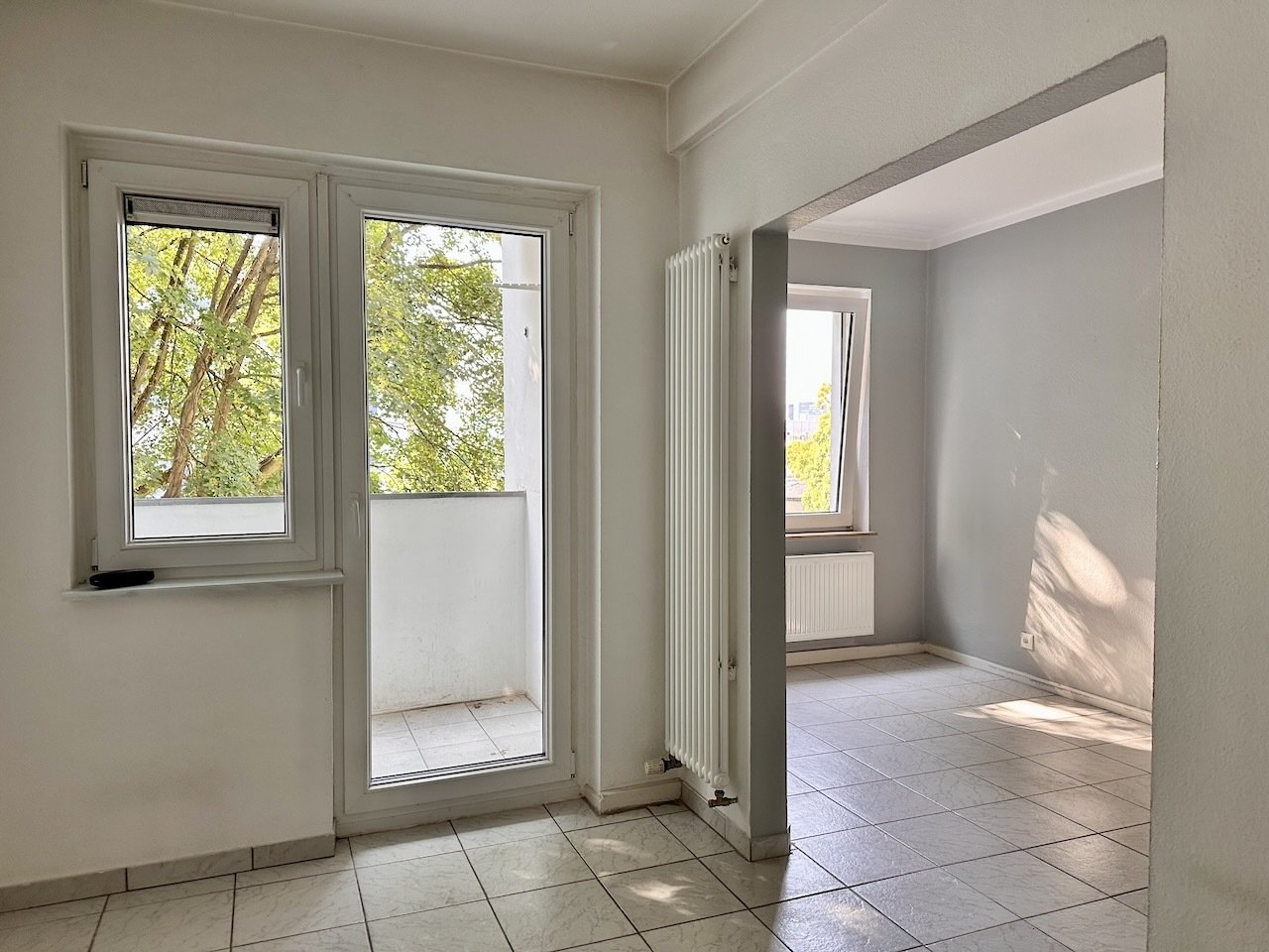 Küche, Loggia und Esszimmer