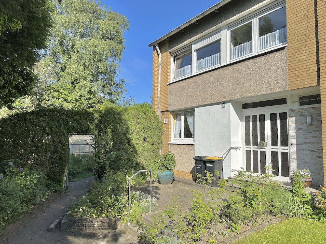 Hausansicht vorne Hausansicht vorne